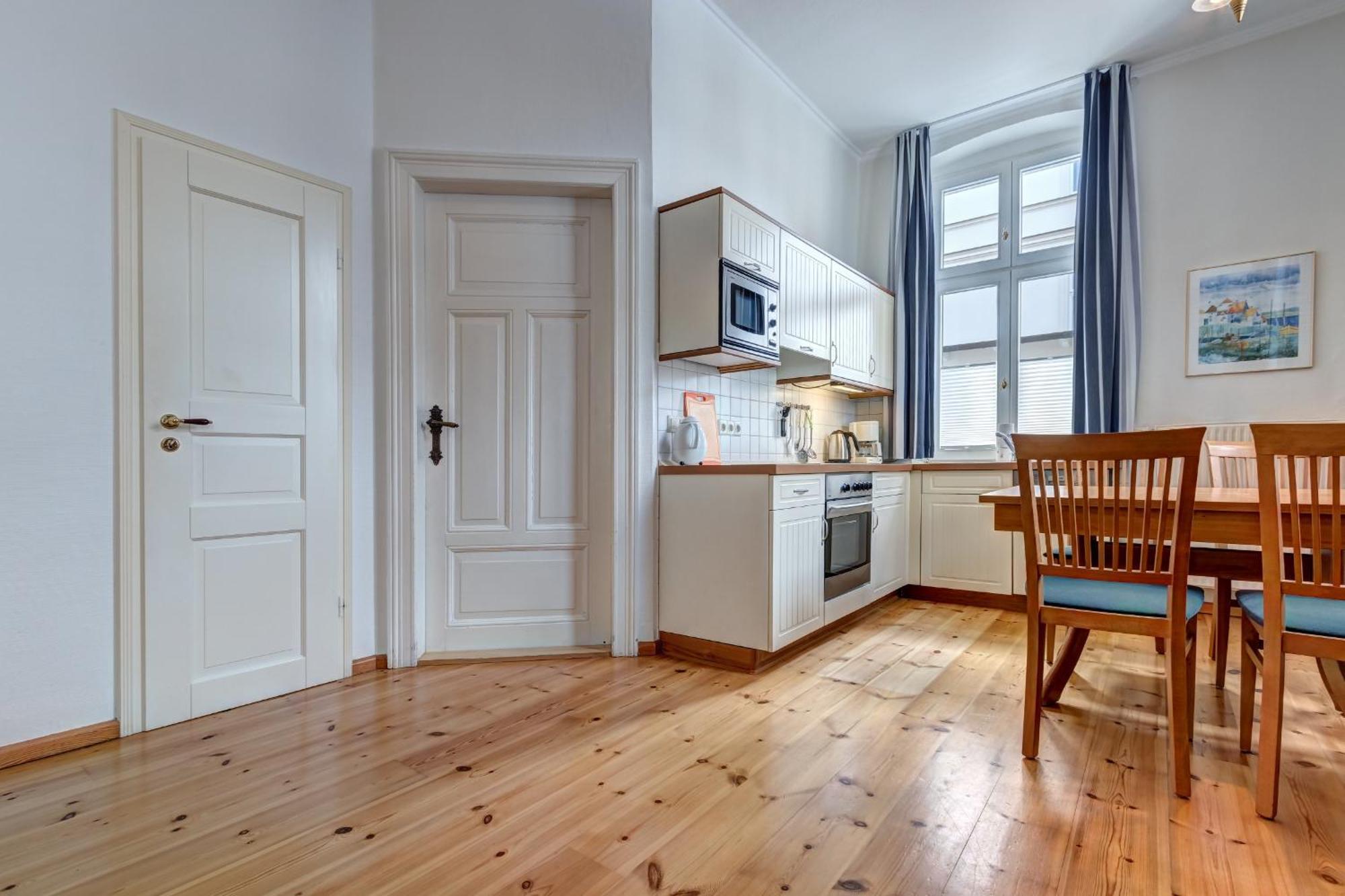 Villa Ahlbeck - Ferienwohnung Kuehlungsborn Heringsdorf  Exteriör bild